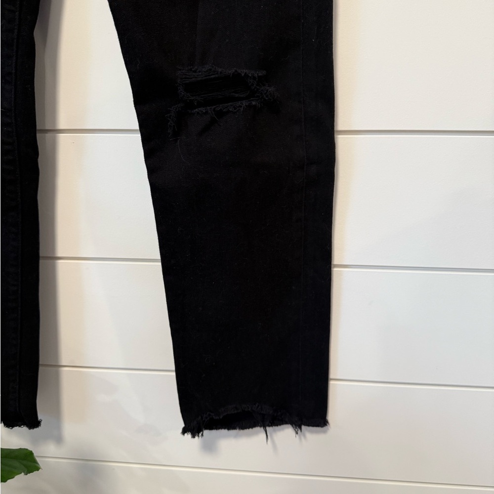 Levi's Women's 724 High Rise Straight Crop Jeans Distressed Black Like New 27 - Picture 3 of 5